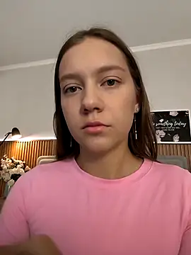 AliceBrayan online show from September 12, 2025, 5:07 am