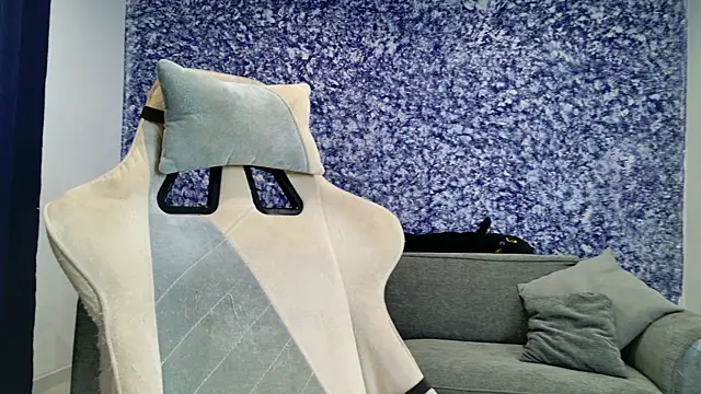 Miss Mia Murr online show from April 23, 2026, 4:46 am