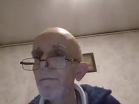 mariusica1xh online show from November 30, 2025, 4:00 pm