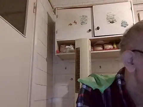 mariusica1xh online show from January 14, 2026, 4:12 pm