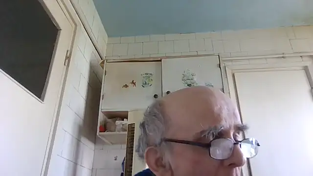 Snapshot of mariusica1@xh chatting on April 19, 2026, 10:47 am mariusica1xh online show from April 19, 2026, 10:47 am