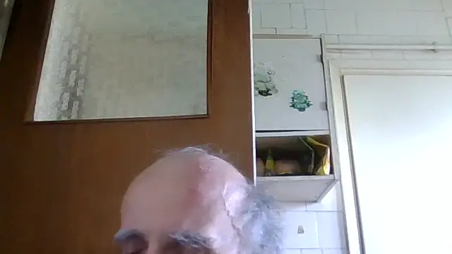 Snapshot of mariusica1@xh chatting on May 10, 2026, 11:37 am mariusica1xh online show from May 10, 2026, 11:37 am