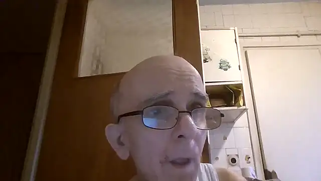 Snapshot of mariusica1@xh chatting on July 15, 2026, 2:50 am mariusica1xh online show from July 15, 2026, 2:50 am