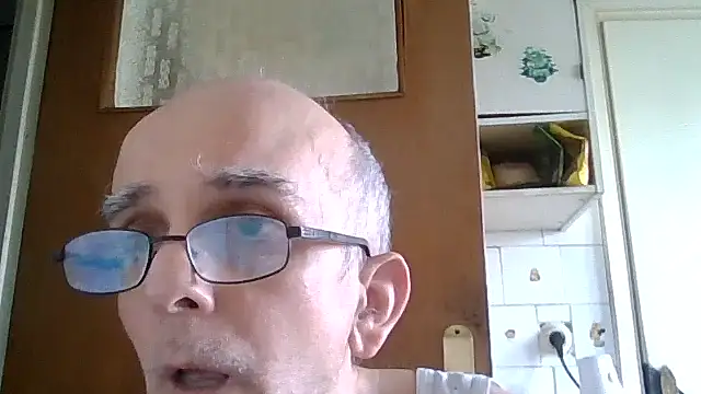 Snapshot of mariusica1@xh chatting on July 18, 2026, 10:41 am mariusica1xh online show from July 18, 2026, 10:41 am