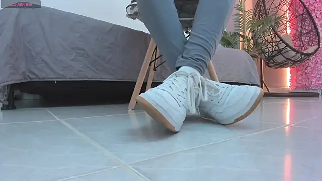 Angela donnato online show from March 1, 2025, 3:32 am