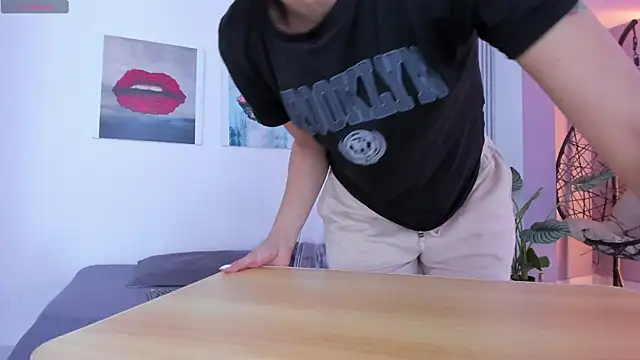 Angela donnato online show from October 3, 2025, 4:09 am