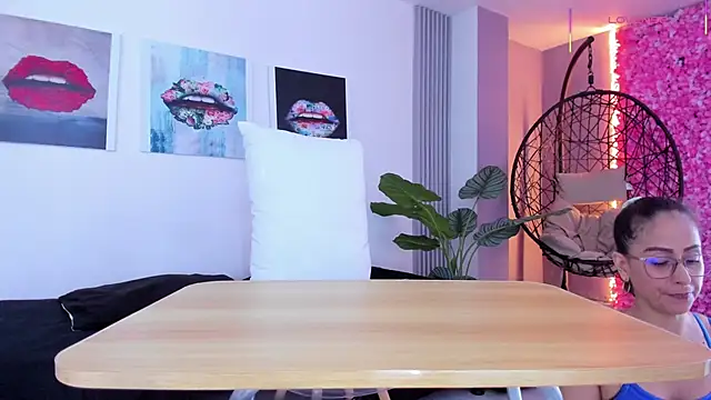 Angela donnato online show from October 12, 2025, 3:38 am