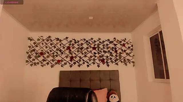 Lilith Miller21 online show from November 7, 2025, 8:20 pm