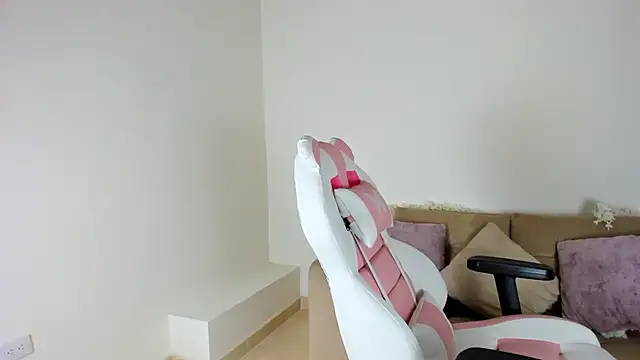 Charlotte cowell sub1  online show from January 21, 2025, 11:34 pm