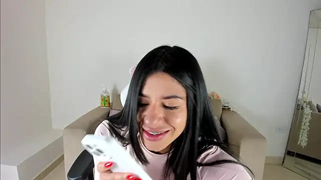 Charlotte cowell sub1  online show from February 12, 2025, 4:33 am