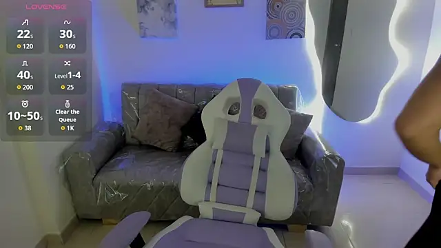 Charlotte cowell sub1  online show from September 8, 2025, 4:39 pm