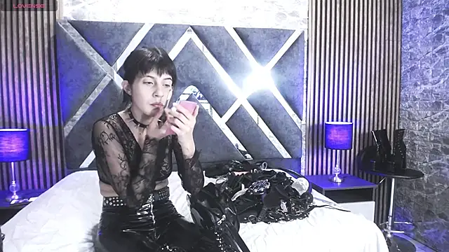 bellatrix25 online show from December 4, 2024, 8:29 pm