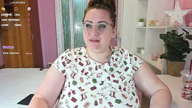 Snapshot of lovely_adelle chatting on December 21, 2024, 10:06 am lovely adelle online show from December 21, 2024, 10:06 am