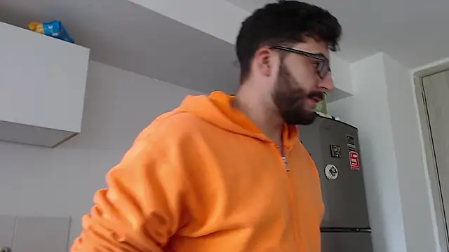 Snapshot of thomas_gun chatting on February 3, 2026, 3:28 pm thomas gun online show from February 3, 2026, 3:28 pm