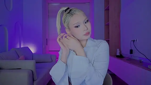 RileyMee online show from September 23, 2025, 12:52 pm