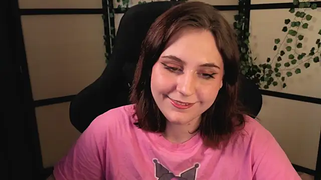 Snapshot of Diana_Flower chatting on April 22, 2026, 1:12 pm Diana Flower online show from April 22, 2026, 1:12 pm