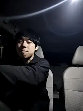 whitebriefboy online show from April 19, 2026, 7:27 pm