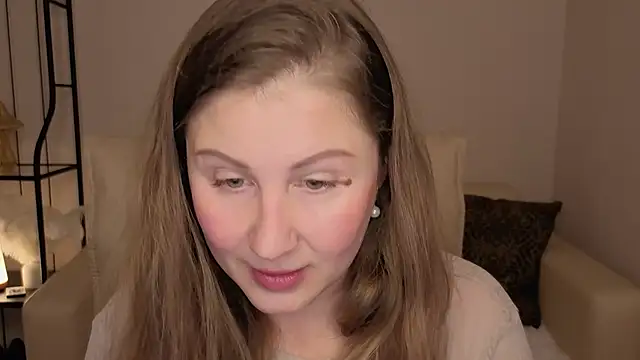 Snapshot of Helens_love chatting on October 4, 2025, 1:25 am Helens love online show from October 4, 2025, 1:25 am