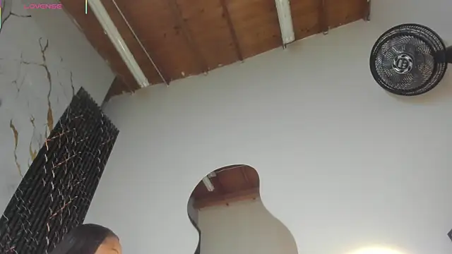 ebony hot1 online show from December 22, 2025, 1:41 pm