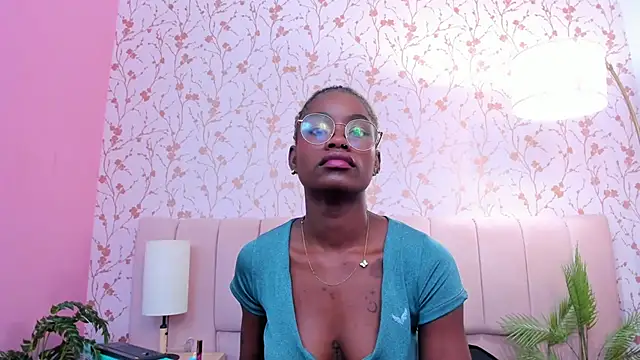 amber-hill online show from November 8, 2025, 7:52 am