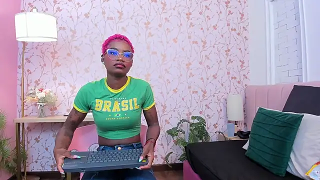 amber-hill online show from April 15, 2026, 4:25 pm