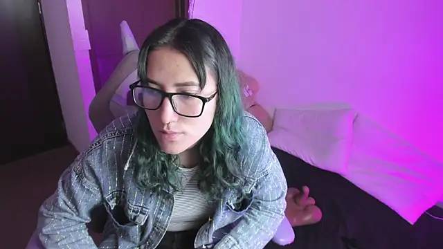 hitomi arata online show from February 6, 2025, 2:15 pm