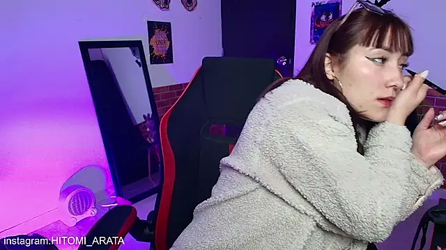 hitomi arata online show from January 19, 2026, 3:54 am