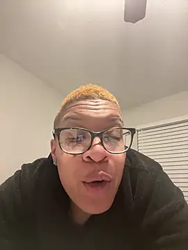 Snapshot of SexyHoneyRedd chatting on March 6, 2026, 10:23 am SexyHoneyRedd online show from March 6, 2026, 10:23 am