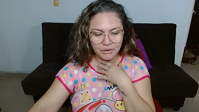 helenca43 online show from January 9, 2026, 11:46 am