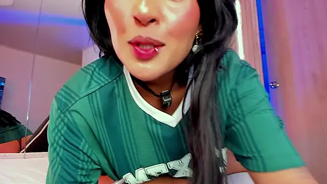 Snapshot of EviePhoenix chatting on June 11, 2026, 9:24 pm EviePhoenix online show from June 11, 2026, 9:24 pm