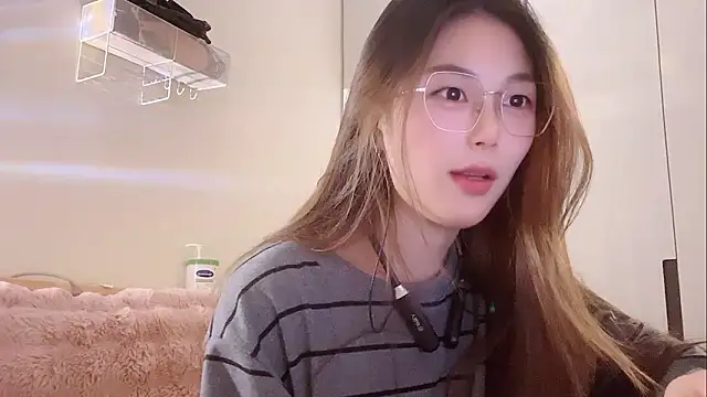 Sweet-Angel999 online show from January 14, 2026, 12:49 am