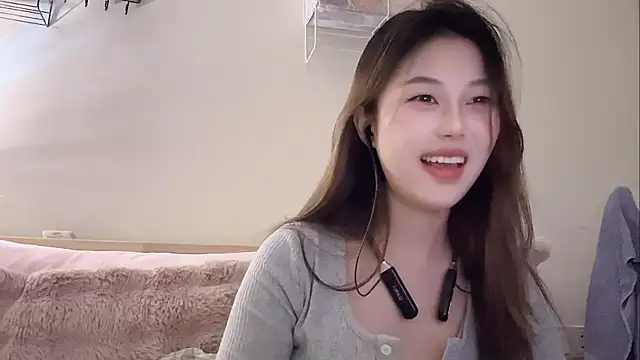 Sweet-Angel999 online show from February 8, 2026, 6:33 pm