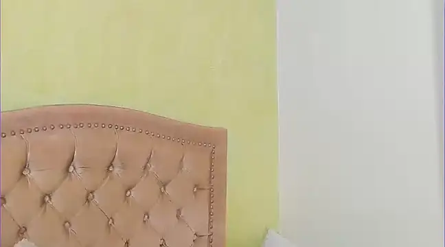 Snapshot of Luciluu20 chatting on January 16, 2025, 10:44 pm Luciluu20 online show from January 16, 2025, 10:44 pm