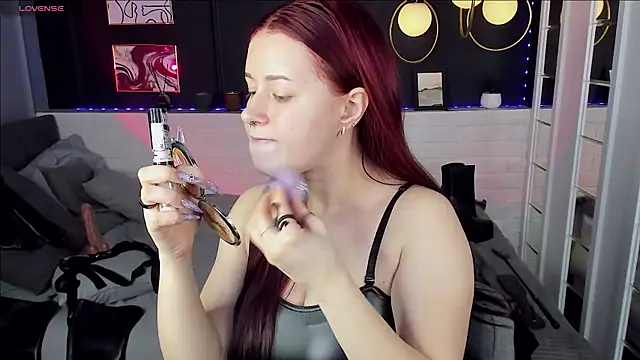 Lily Moonlight online show from November 7, 2025, 8:03 am