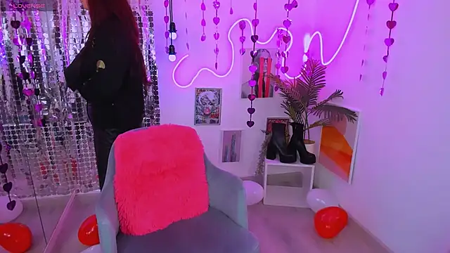 Lily Moonlight online show from February 15, 2026, 7:51 am