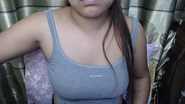 Snapshot of queen_angelina chatting on April 9, 2026, 6:57 pm queen angelina online show from April 9, 2026, 6:57 pm