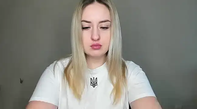 Snapshot of KennaJamess8 chatting on February 24, 2025, 12:59 pm KennaJamess8 online show from February 24, 2025, 12:59 pm