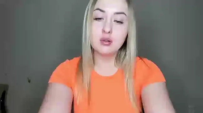 Snapshot of KennaJamess8 chatting on March 4, 2025, 7:32 pm KennaJamess8 online show from March 4, 2025, 7:32 pm