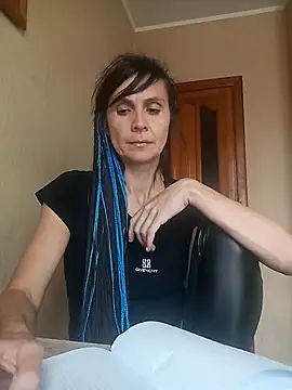 Francenia lolis online show from September 16, 2025, 6:47 am