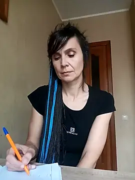 Francenia lolis online show from September 30, 2025, 6:29 am