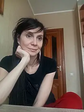 Francenia lolis online show from February 19, 2026, 8:21 am