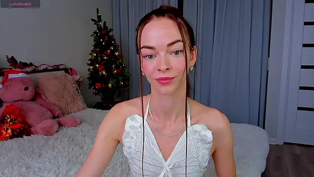 Undertheskin online show from December 27, 2024, 11:06 am