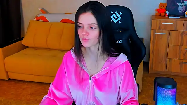 Lora Cain online show from January 18, 2025, 4:10 pm