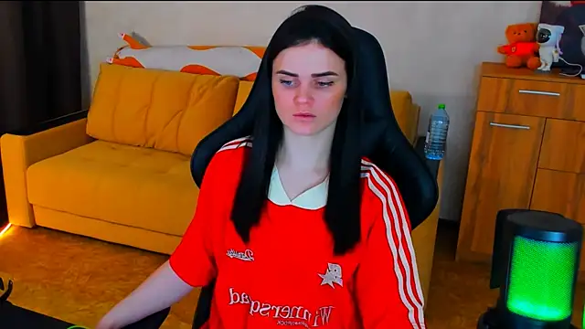 Lora Cain online show from January 24, 2025, 3:34 pm