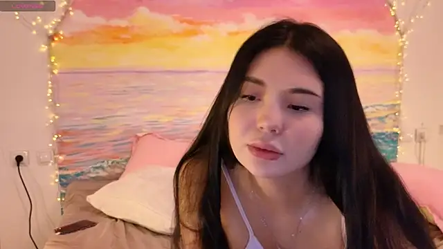 clementinena online show from January 1, 2025, 2:51 am