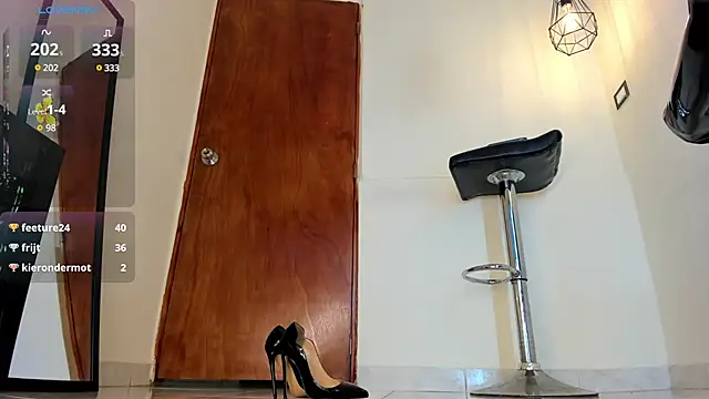 Snapshot of aitana-purple chatting on March 21, 2025, 2:50 am aitana-purple online show from March 21, 2025, 2:50 am