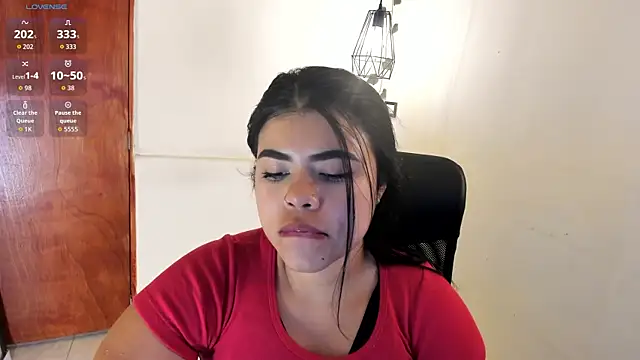 Snapshot of aitana-purple chatting on October 3, 2025, 10:51 pm aitana-purple online show from October 3, 2025, 10:51 pm