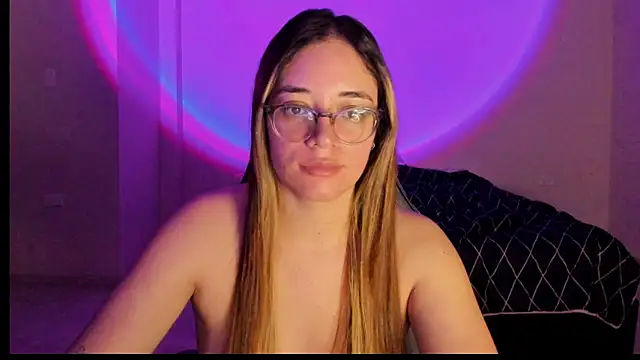 Snapshot of atenas_05_ chatting on October 18, 2025, 9:32 am atenas 05 online show from October 18, 2025, 9:32 am