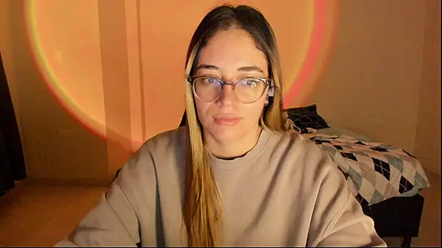 Snapshot of atenas_05_ chatting on November 1, 2025, 9:44 am atenas 05 online show from November 1, 2025, 9:44 am