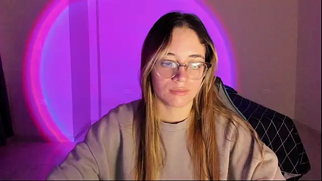 Snapshot of atenas_05_ chatting on November 3, 2025, 9:21 am atenas 05 online show from November 3, 2025, 9:21 am